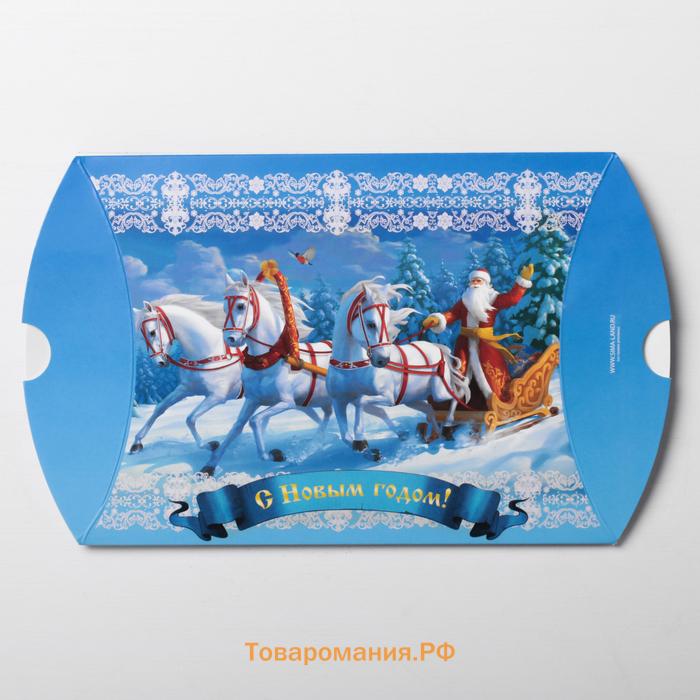 Коробка новогодняя складная фигурная «Новогодняя тройка», 19 х 14 х 4 см, Новый год